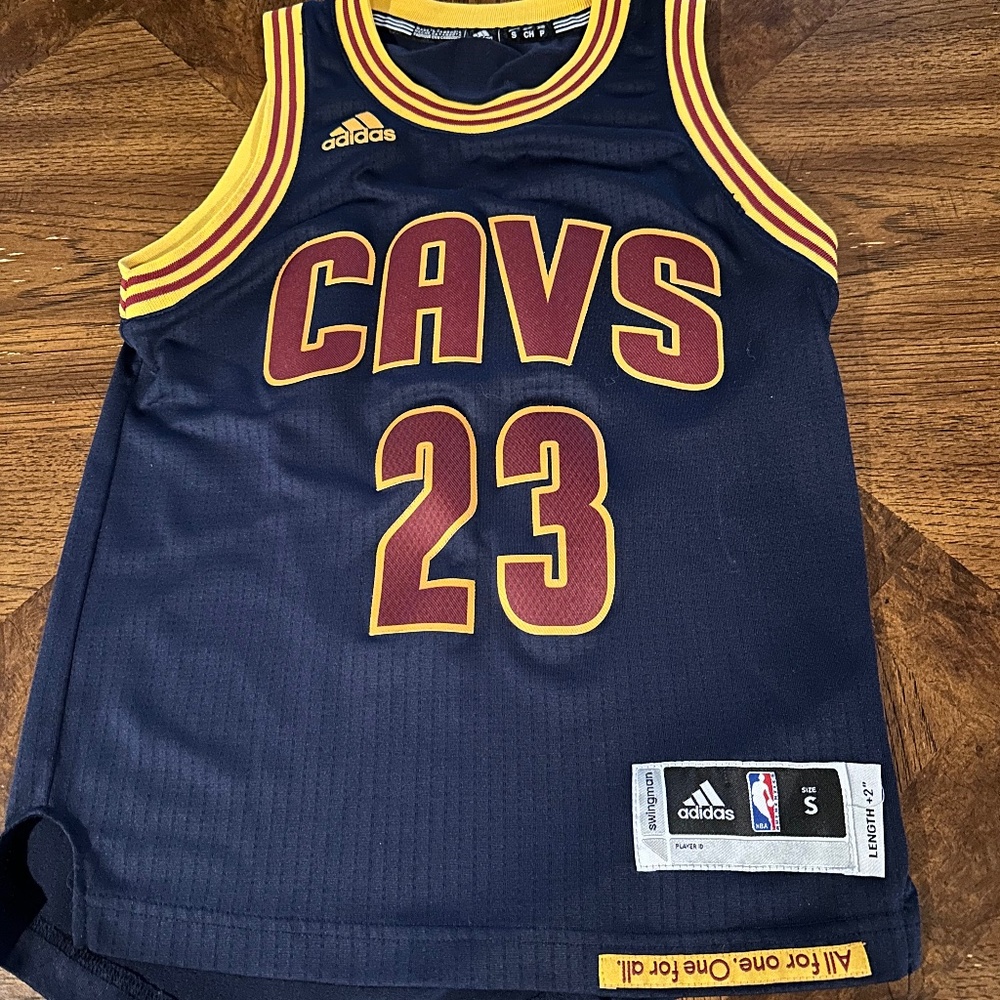 Lebron James Cleveland Cavaliers #23 Navy Blue & Gold Youth Jersey Size Small